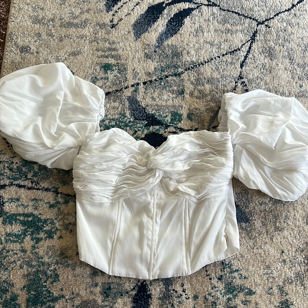 Amazing lace top, size small